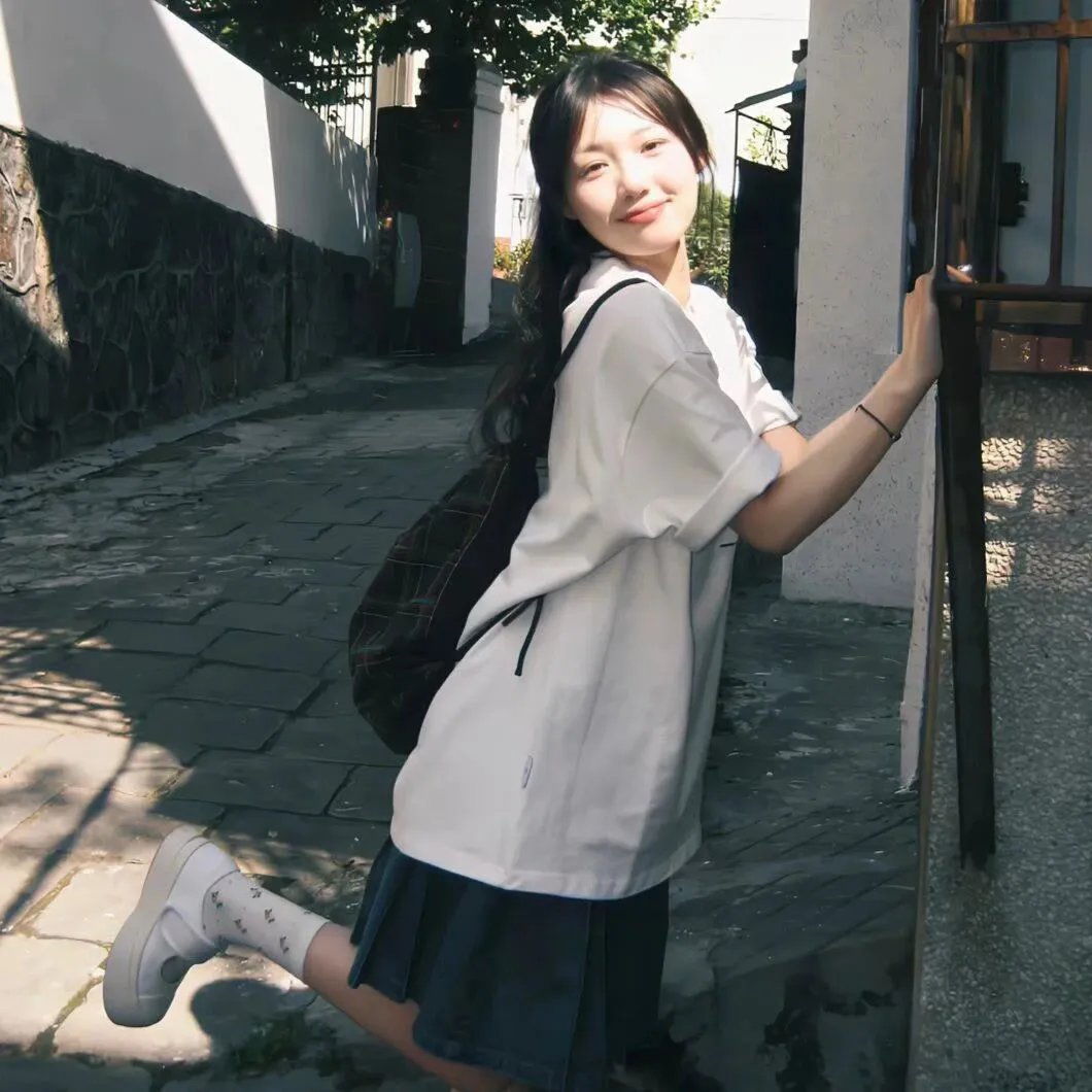 女孩舞步